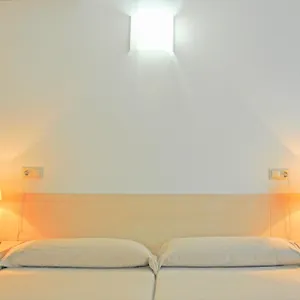  Albergue Residencia Universitaria Resa Sant Jordi Espanha